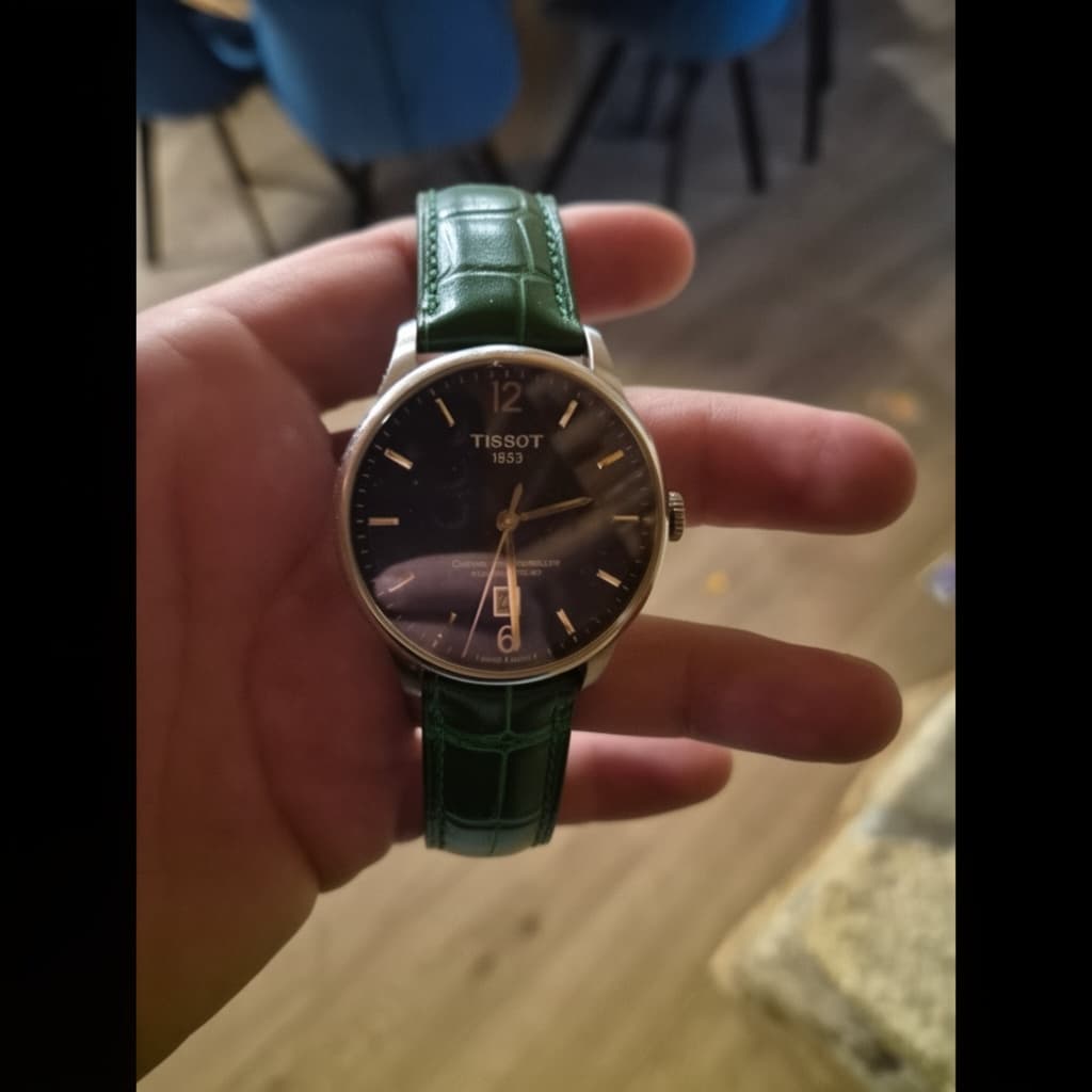 Glossy Emerald Crocodile Signature